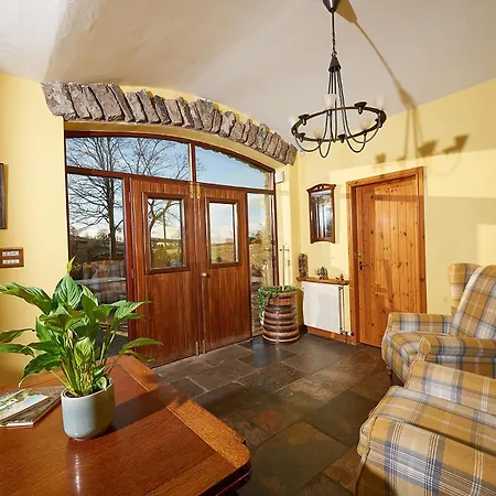 Canny Brow Barn * קנדל