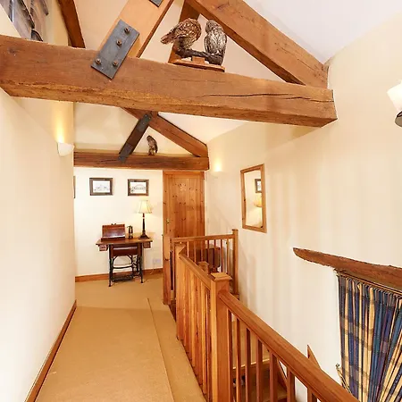 Canny Brow Barn * קנדל